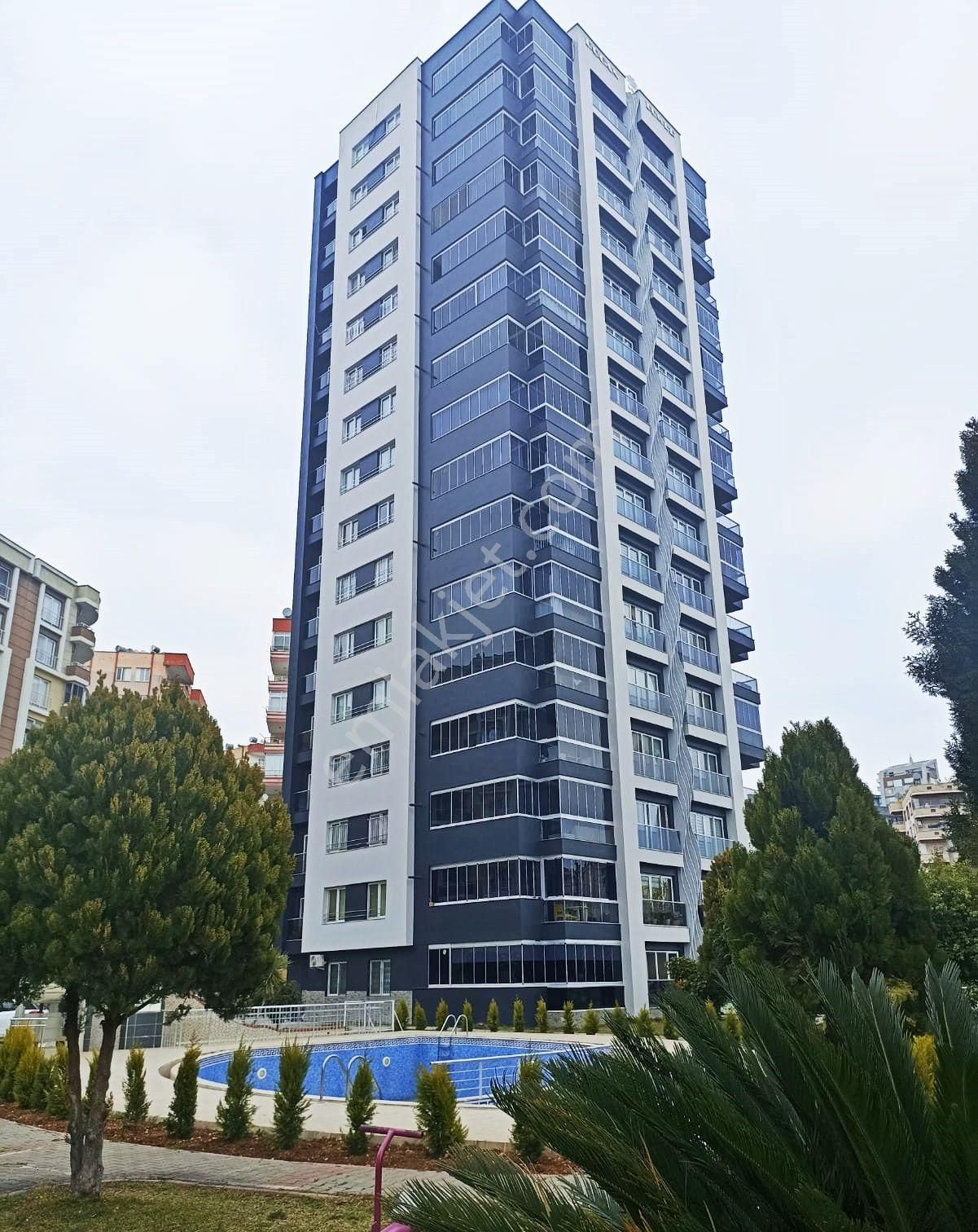 Rw Budur'dan Yüzme Havuzlu Merkezi Lokasyona Sahip 3+1 Daire