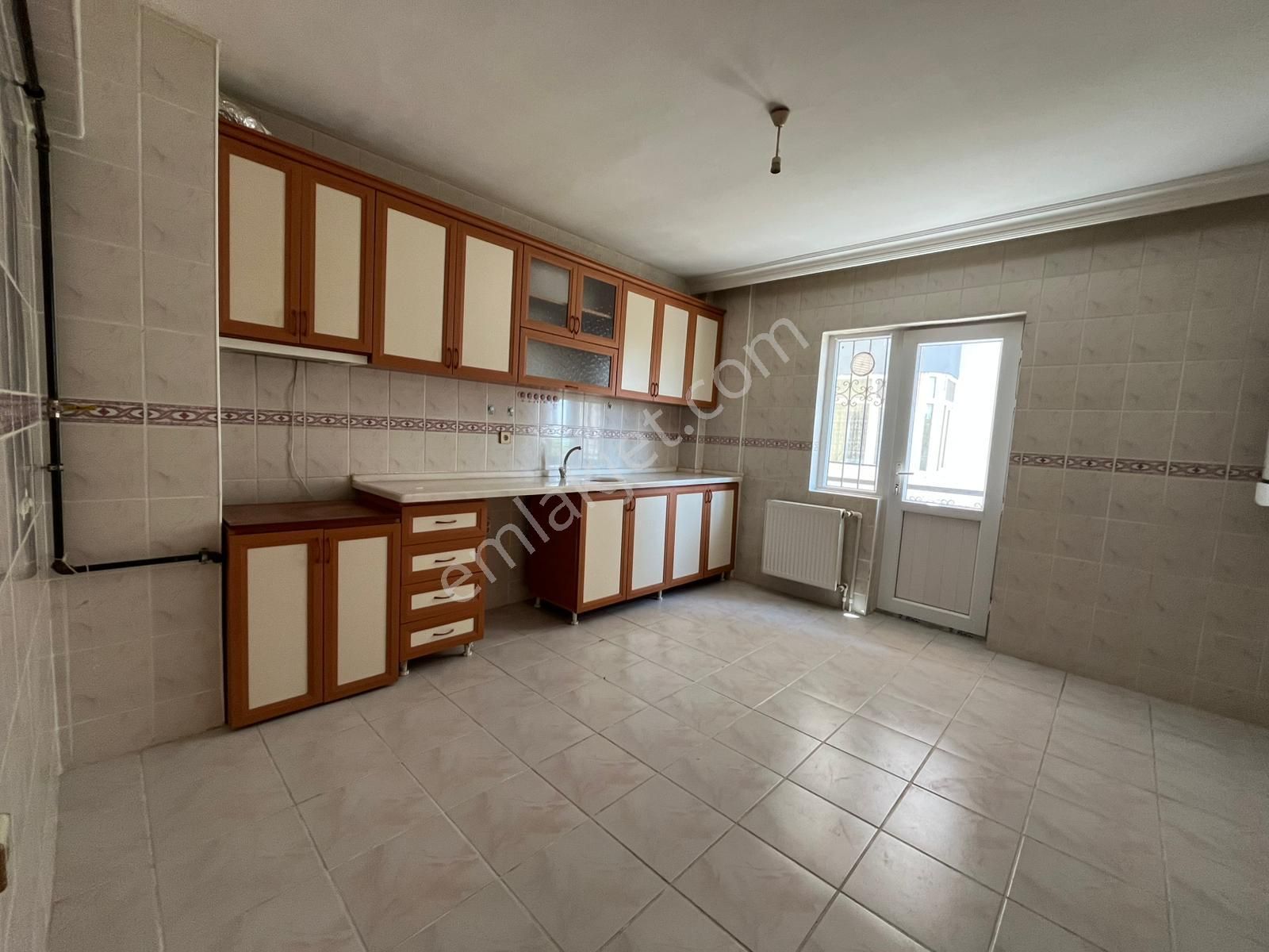 Nasip'ten Satılık 3+1 Geniş Mutfaklı Acil Satılık Daire