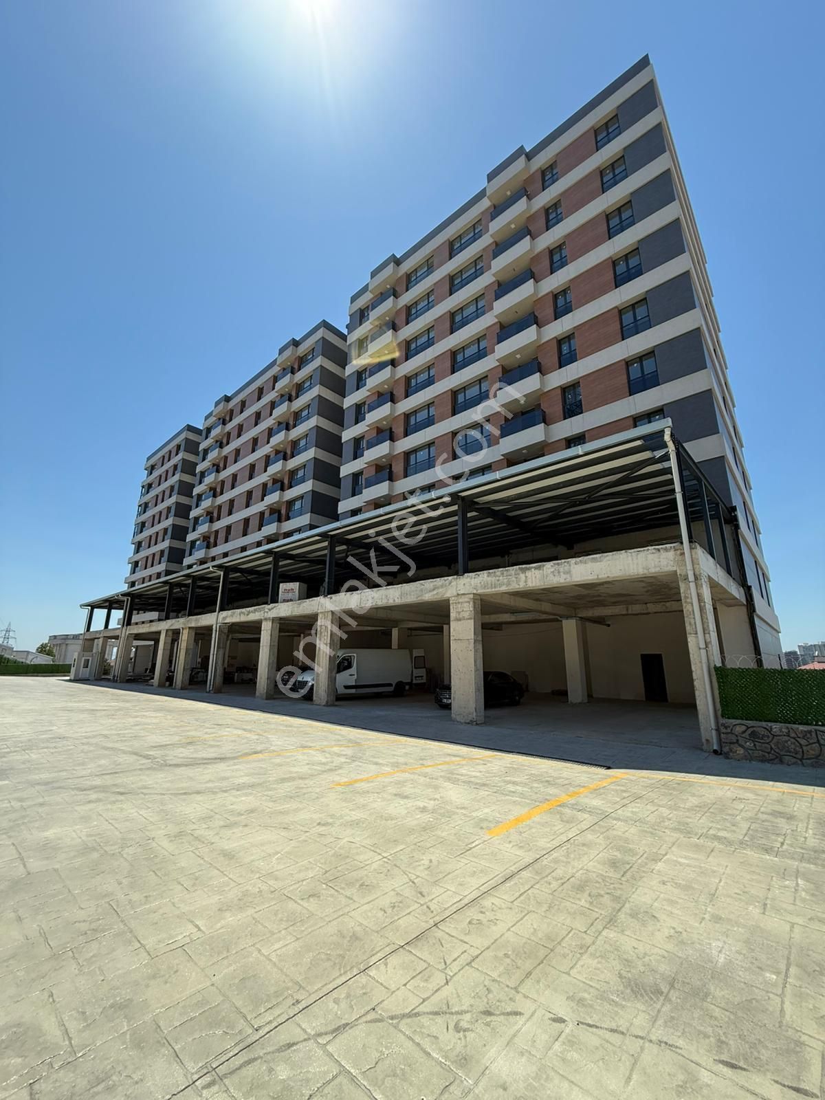 Kartal 'da Deniz Manzaralı Satılık 2+1 Daire
