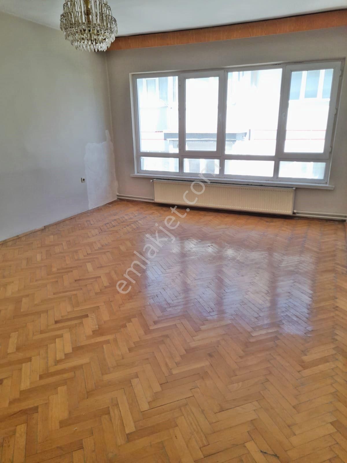 Saimekadın Göbek Yakınında Ara Katta 3+1 Kiralık Daire