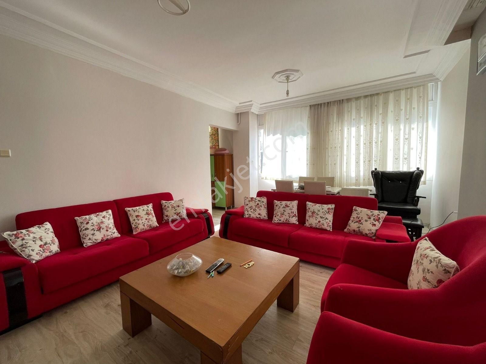Adana Çukurova Güzleyalıda Eşyalı 3+1 Eşyaları Yeni Kiralık Fırsat Daire