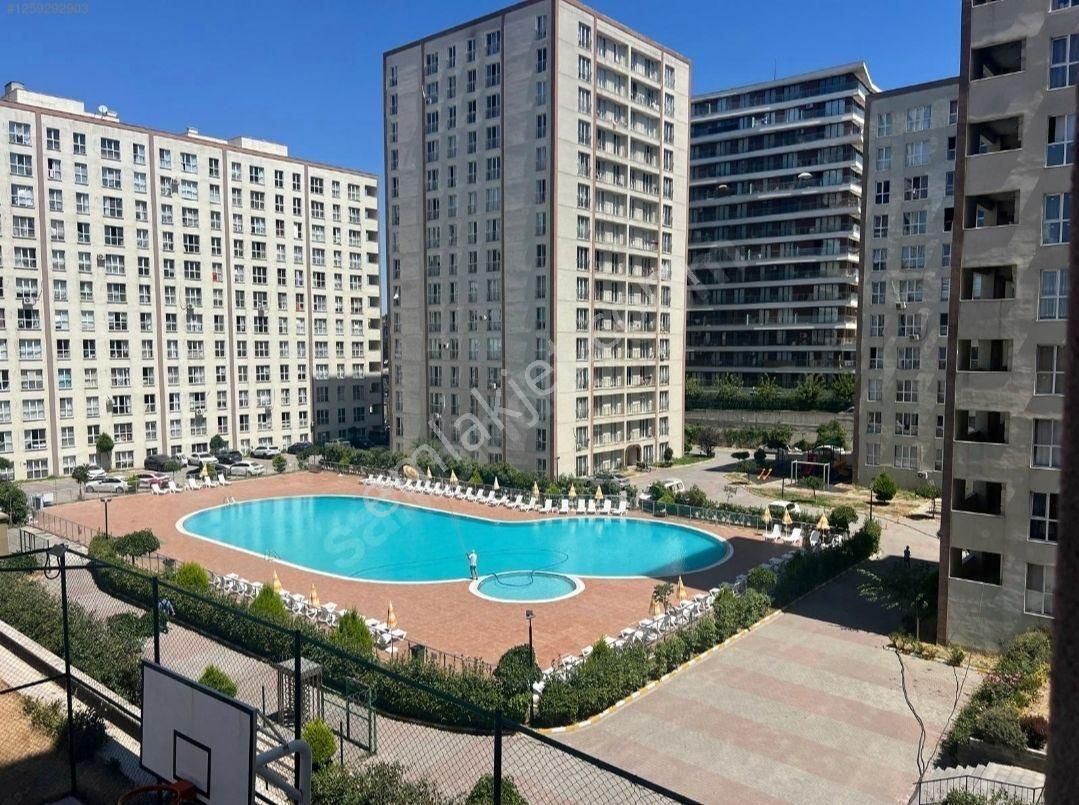 Bahceşehır Maxımoon Evlerınde Full Esyalı Havuz Cephe Satılık 1+1