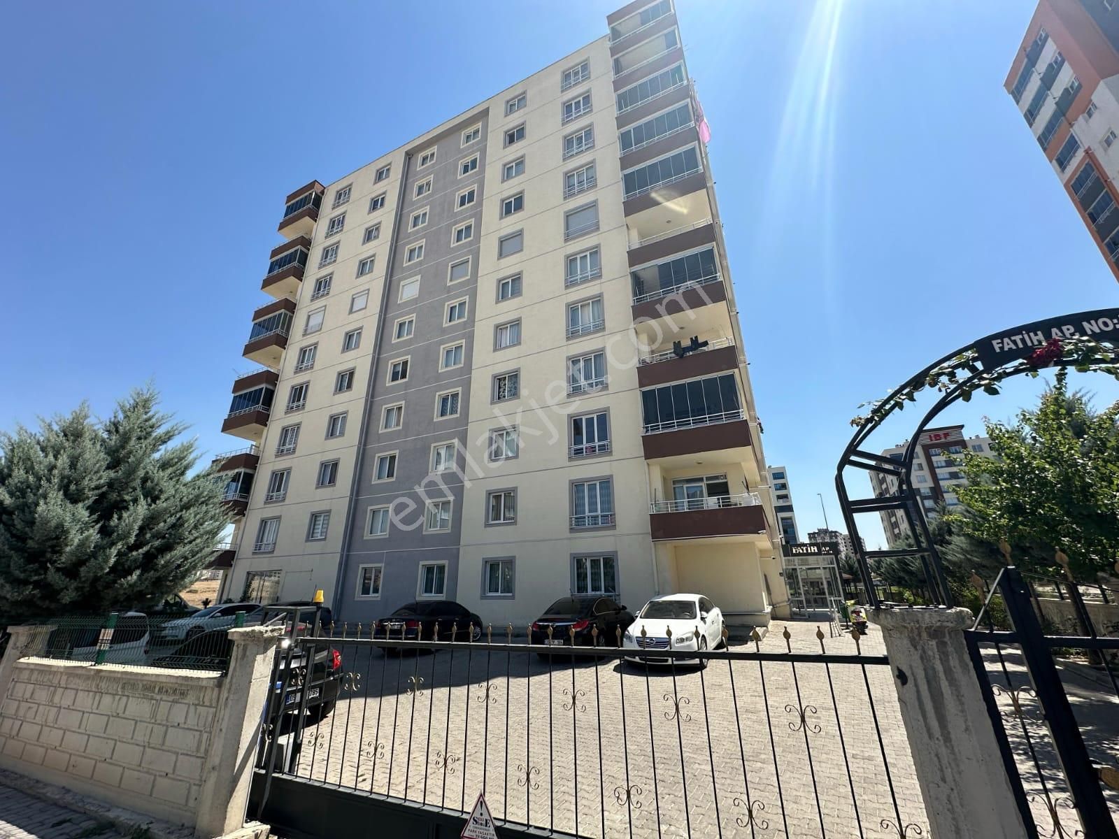 Serkent Bahçelievler Mahallesinde Yıllık Peşin 3+1 Kiralık Daire