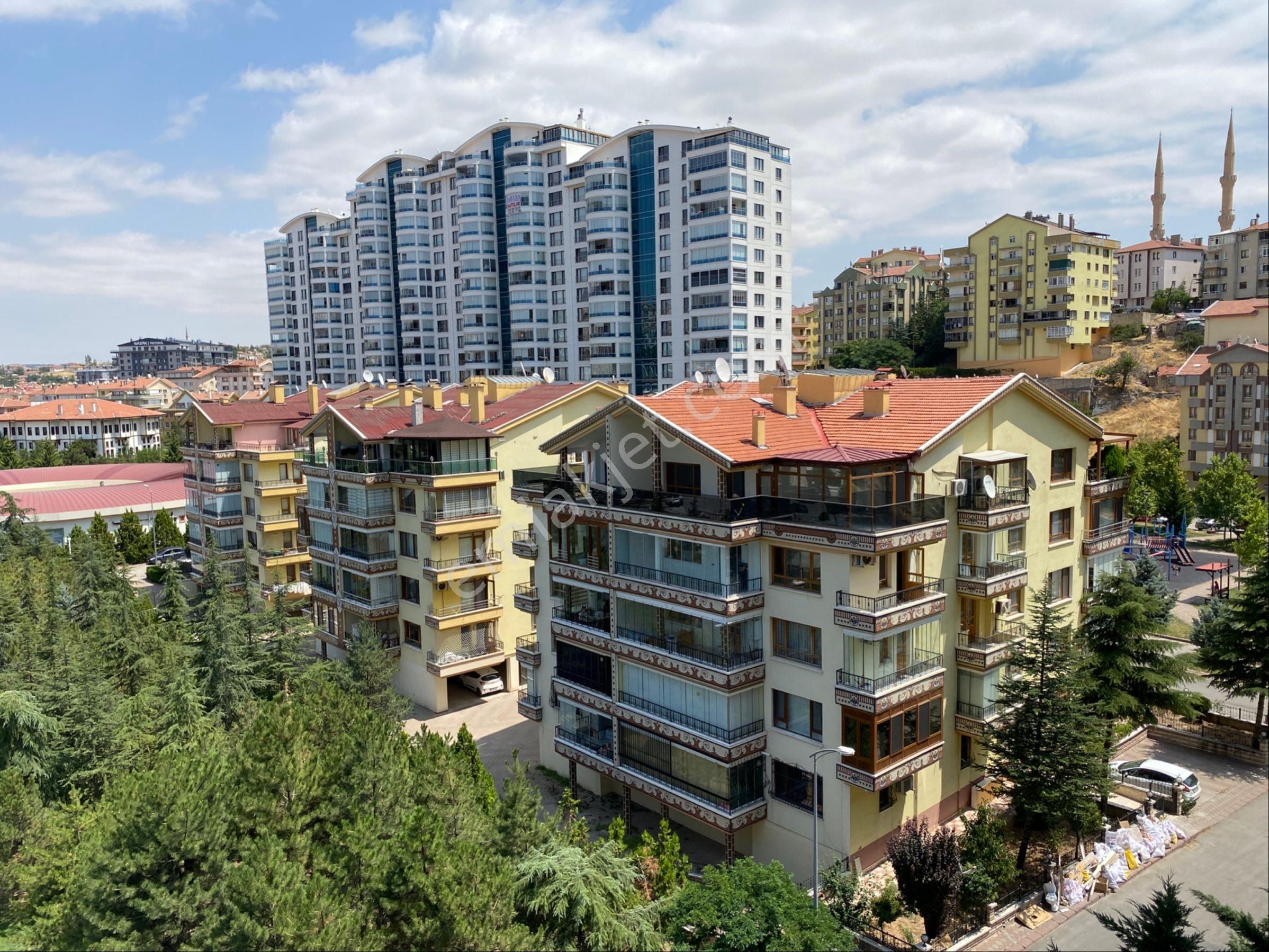Subayevlerinde 4+1 Ebeweyn Banyolu Asansörlü 5.kat Vadi Manzralı