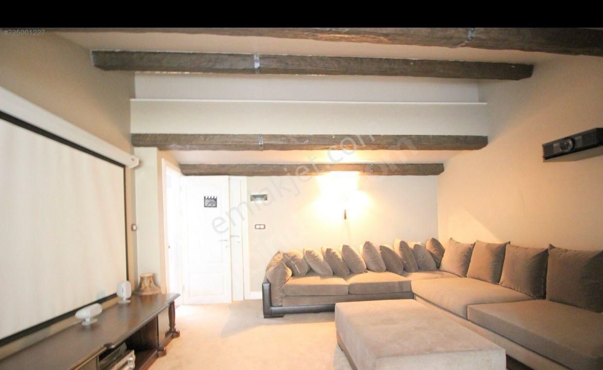 Kemer Country Kemer Bahçe Sitesinde 6+2 Satılık Villa