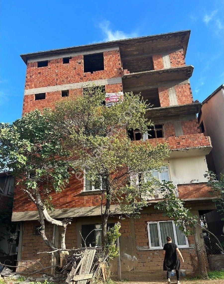 İstanbul Pendik'te Komple Acil Satılık 5 Katlı Bına..