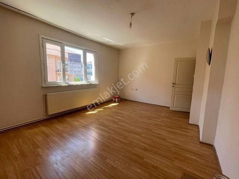 Mertcan Dan Yakacık Meydana Yürüme Arakat 2+1 Balkonlu Fırsat Kiralık