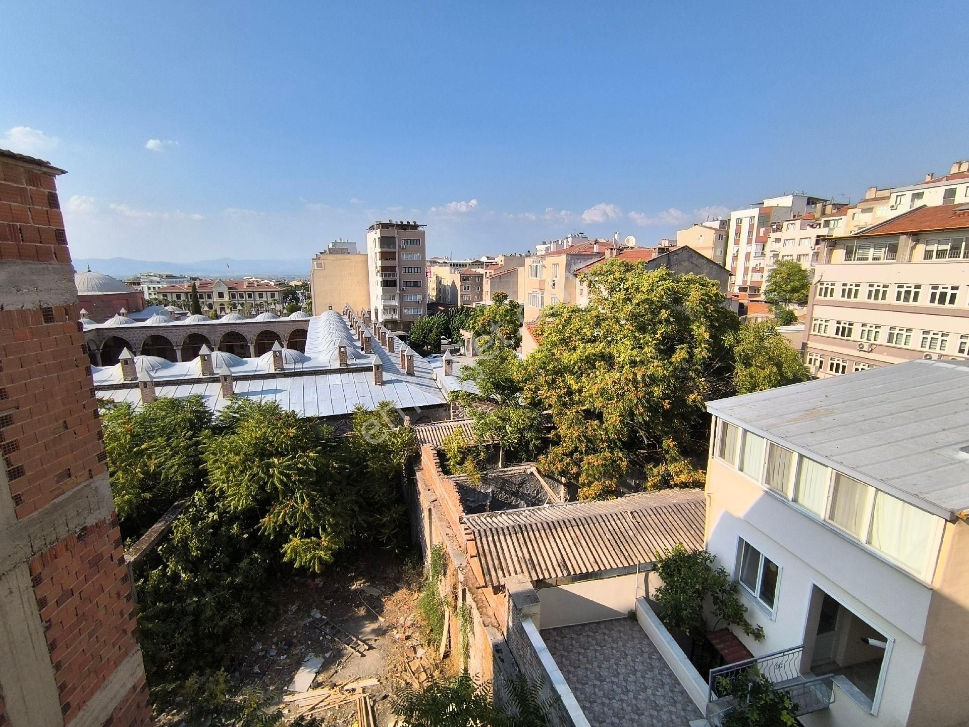 Manisa Şehzadeler Ege Mah.5.kat 3+1 115 M2 Kombili 18.500tl