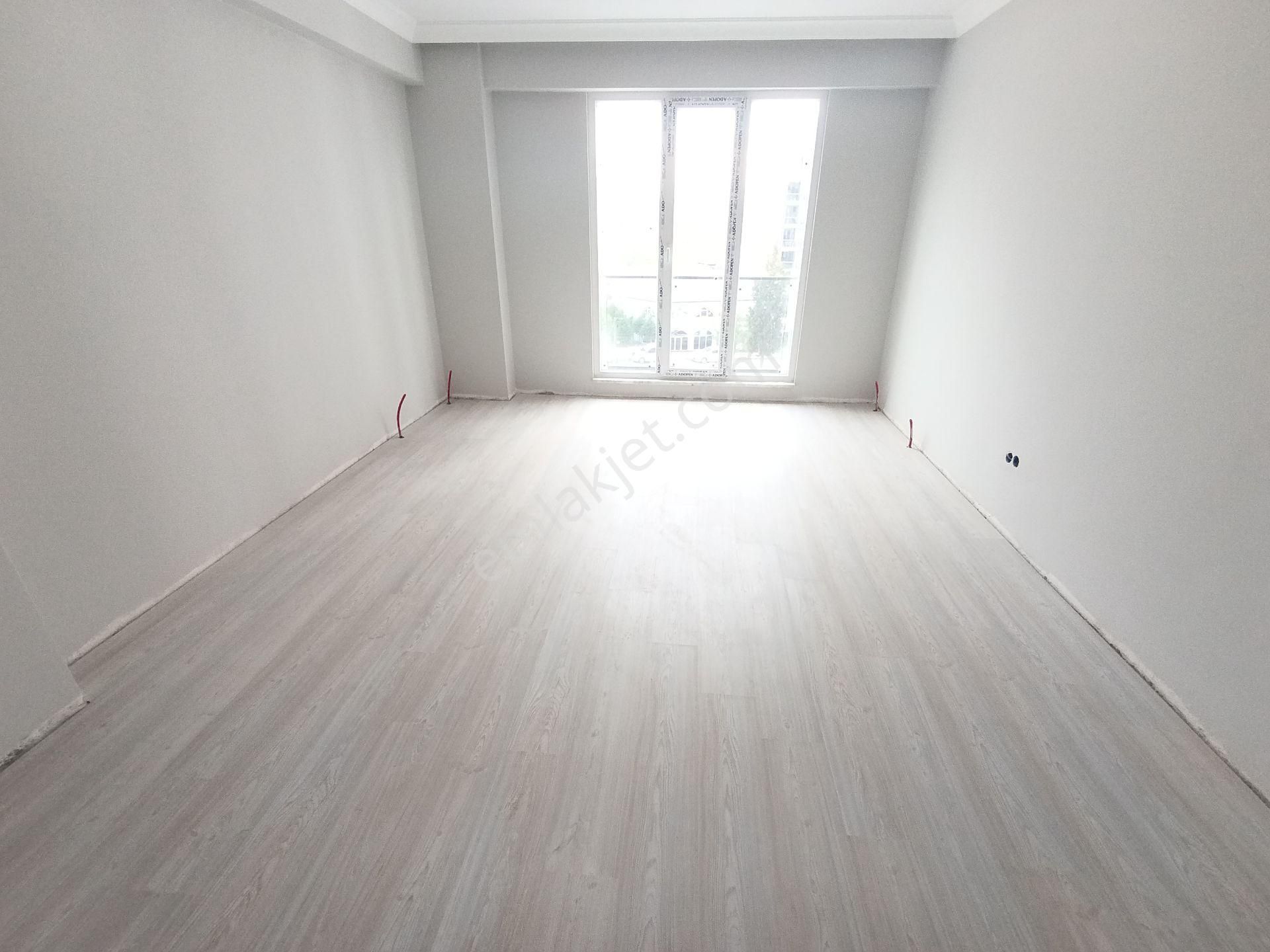 Pendik Esenyalıda Sıfır Satılık 2+1 Asansör Otoparklı Manzaralı Lüks Daire