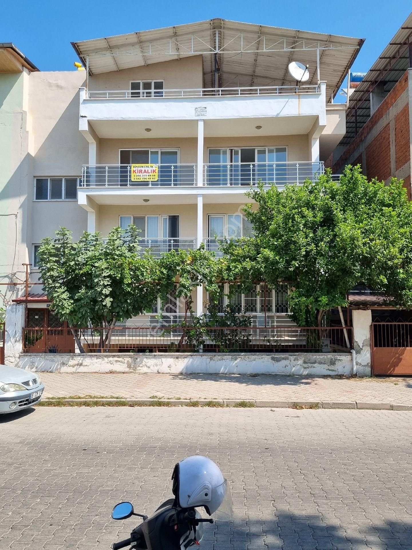 Aydın Nazilli Yöntem Emlaktan Turan Mahallesinde Doğalgazlı Ferah Kiralık 3+1 Daire