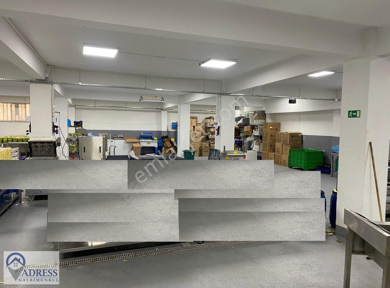 Adressten 3 Metre Tavan Yüksekliği 600m2 Kiralık Depo