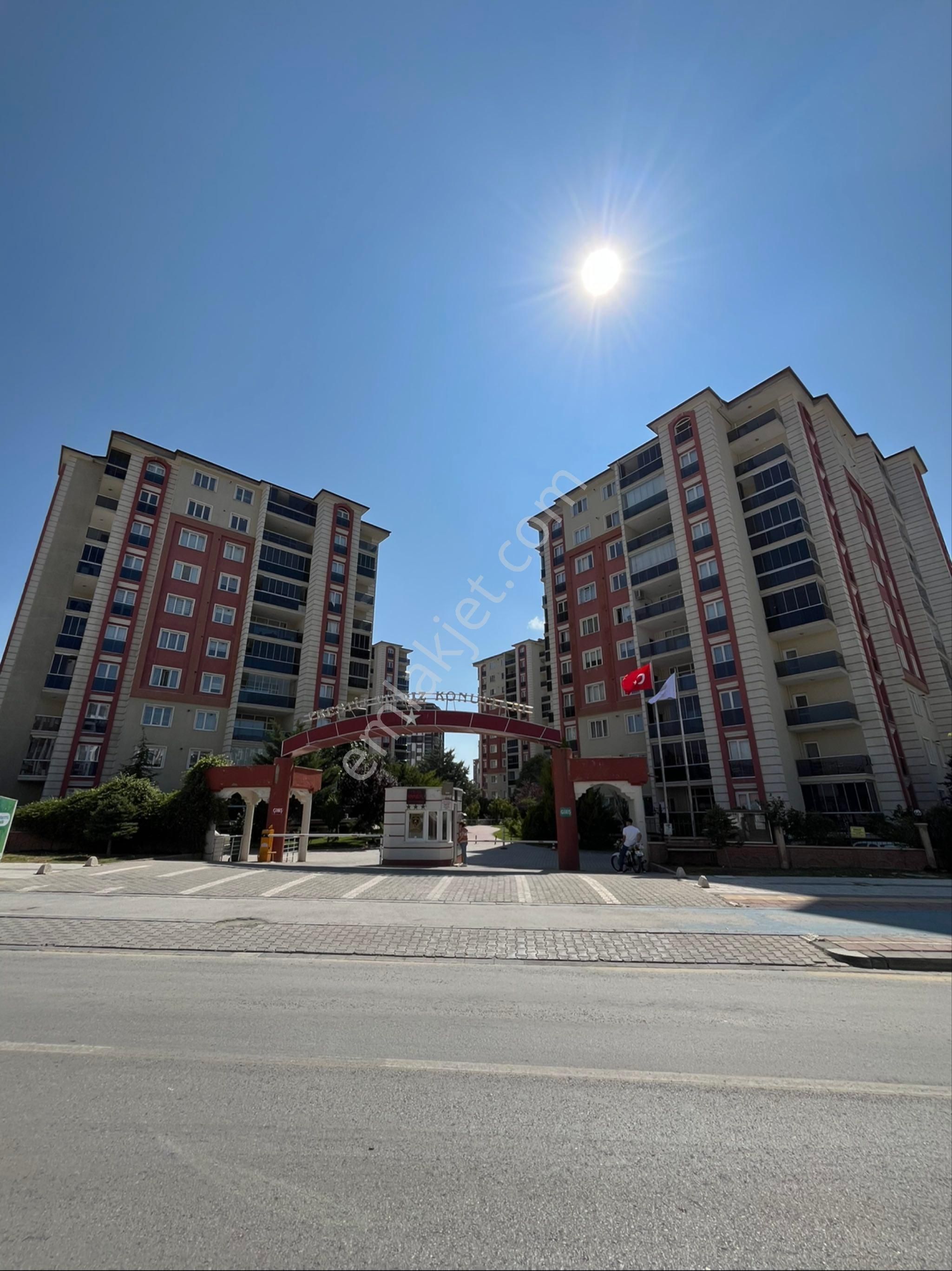 Prestij Yıldız Konutlarında 3+1 Satılık Daire