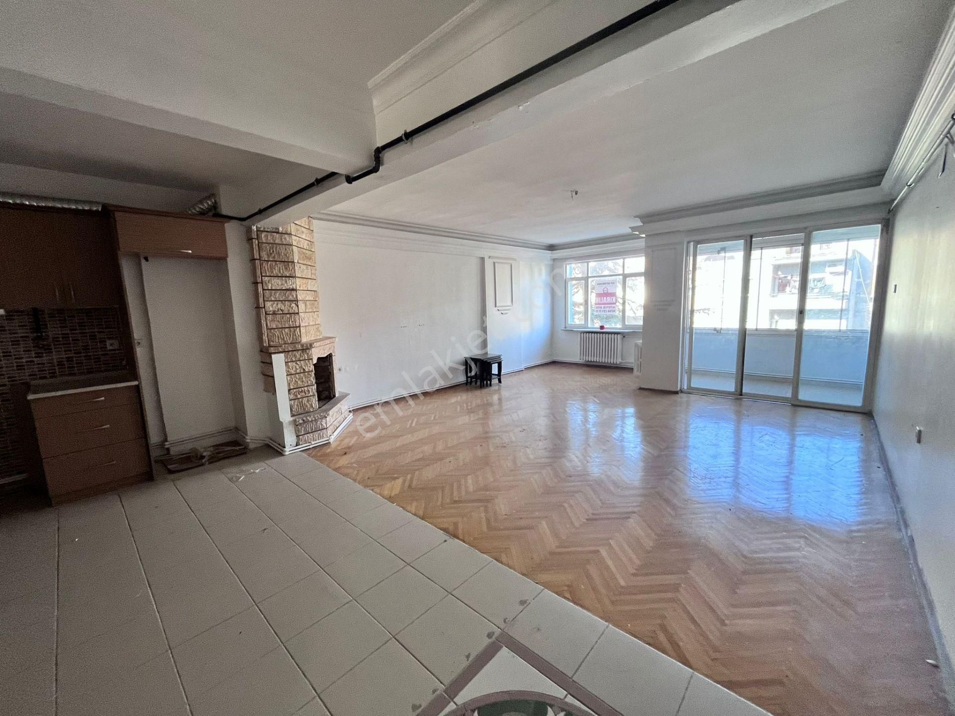 Elfi Den 52evler Karşısında Arakat Asansörlü Kiralık Daire