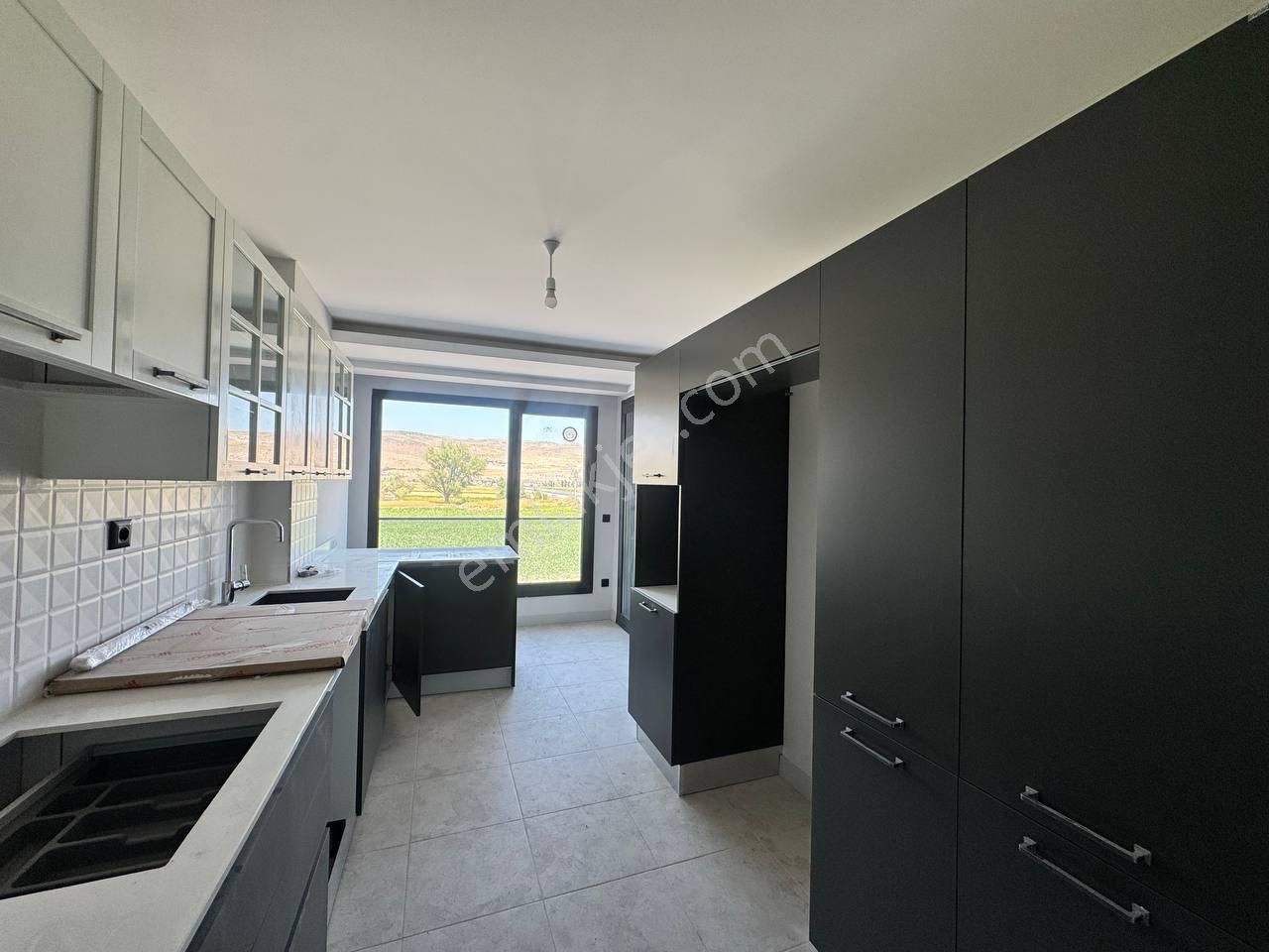 Malvelden Şehir Hastanesi Yanı Erkut Selvi'de 2.5+1 Lüks Daire