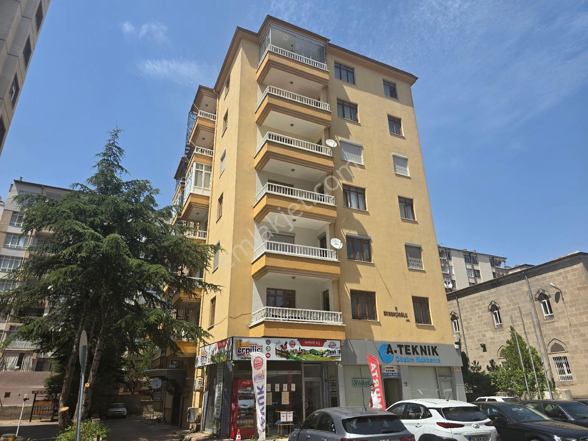 Kılıçaslan'da 3+1 Giriş Katta Kombili Kiralık Daire