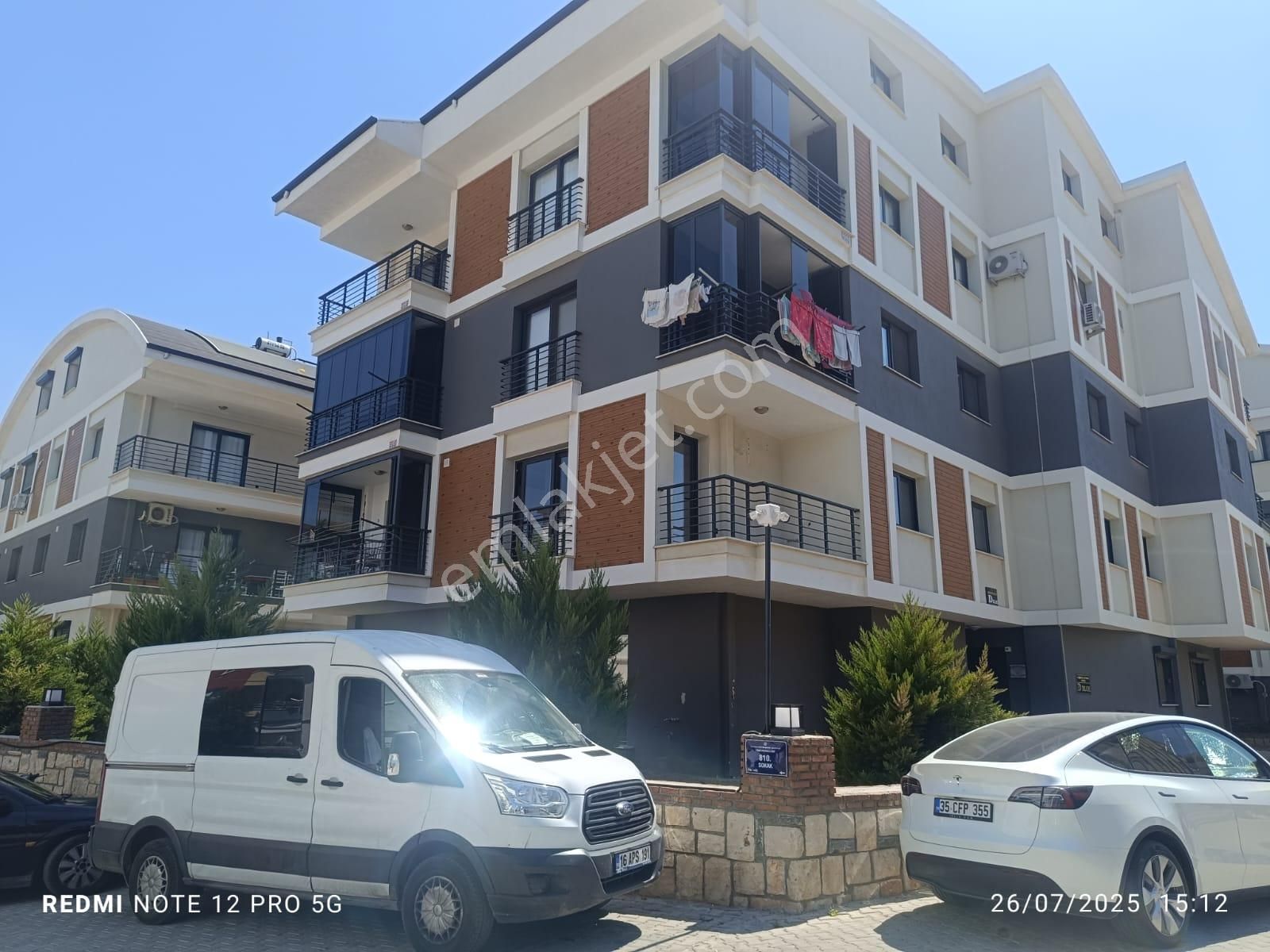 Ön Cephe Asansörlü Ara Kat 2+1 Sürekli Kiralık Daire