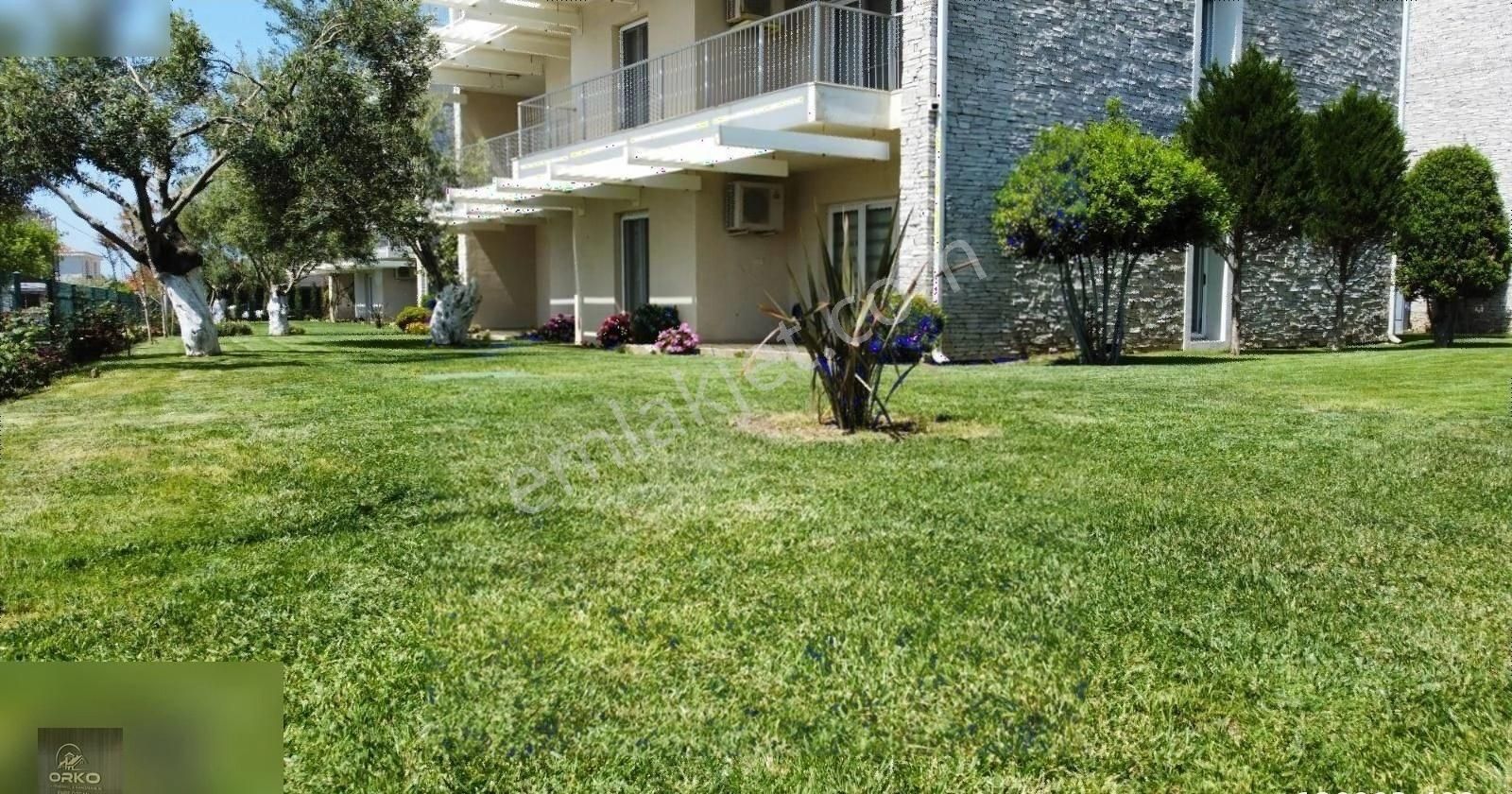 Küçükkuyu Port'ta 3+1 Denize Sıfır Lux Dubleks Daire