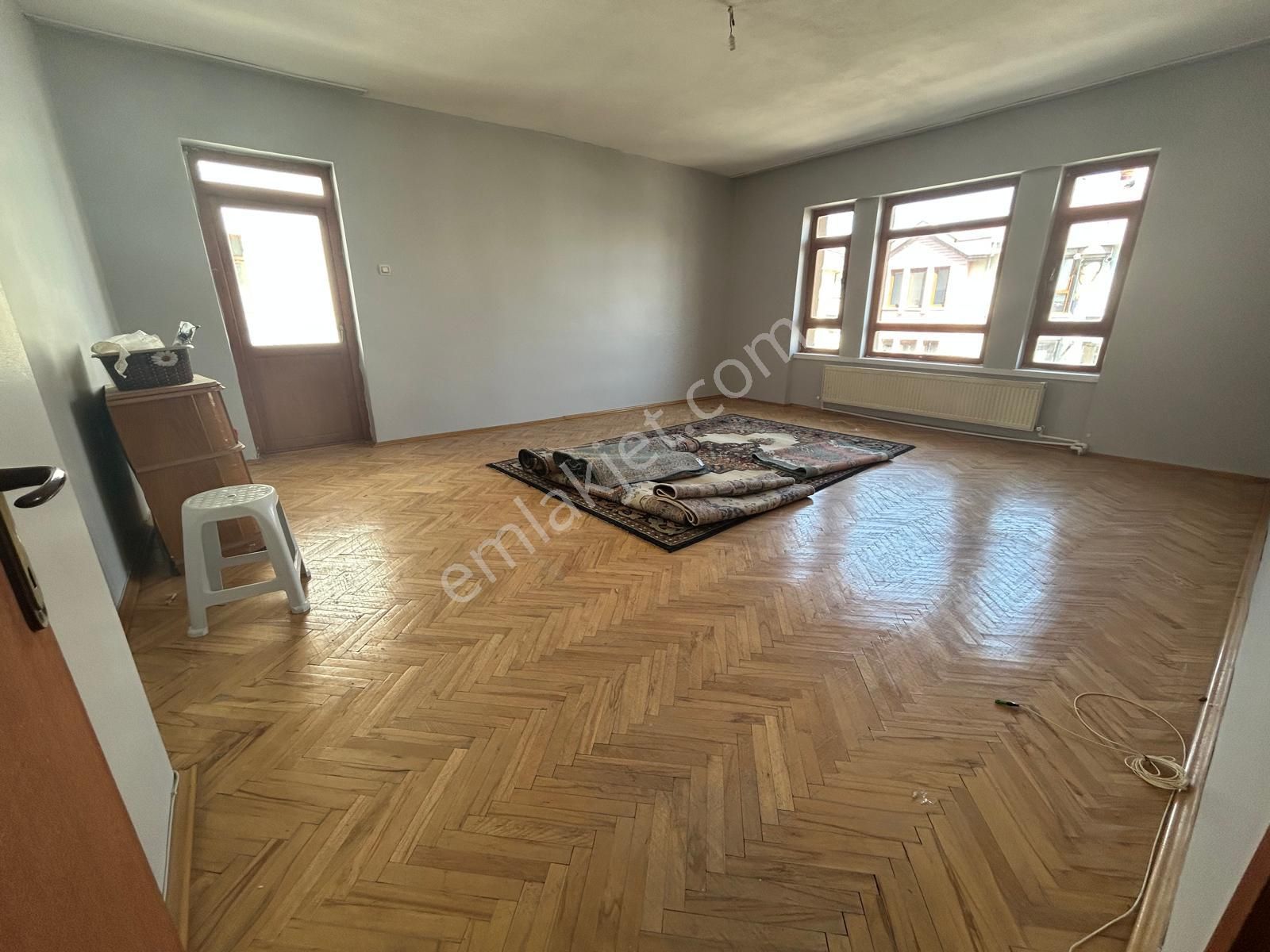 Ahiler'den 5 Oda 1 Salon 180m2 2 Balkon + Teraslı Dubleks Daire