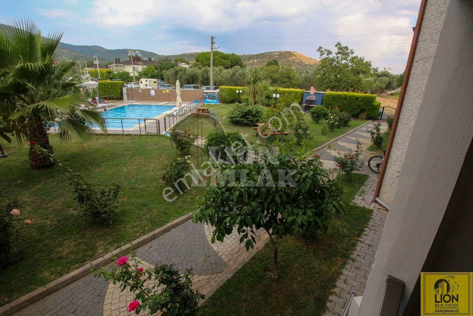 Erdek Sahil Mahallesi'nde Havuzlu Site İçinde Yeni Tasarım 2+1 Satılık Daire