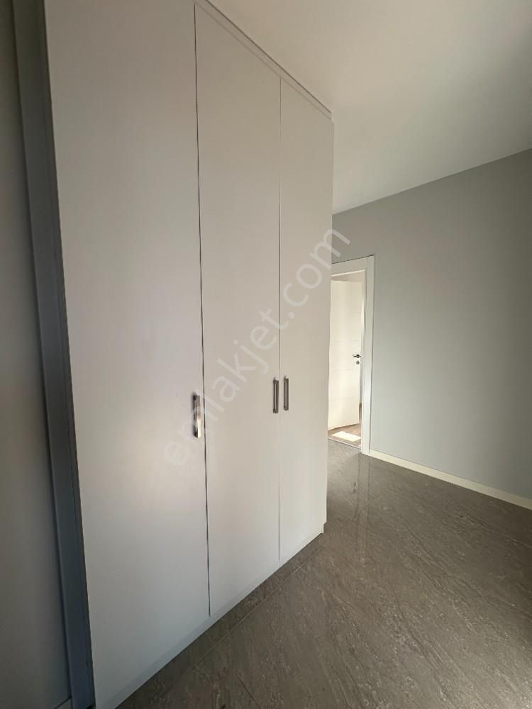 Feneryolunda Deniz Manzaralı, Balkonlu, Kiralık 2+1 Daire