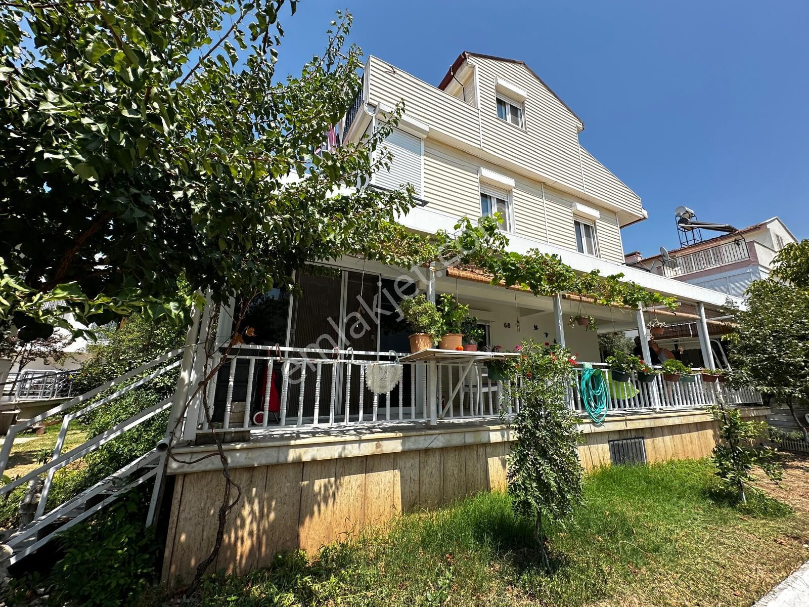 Kuşadası Sevgi Plajına 100 Mt Mesafede Masrafsız 4+1