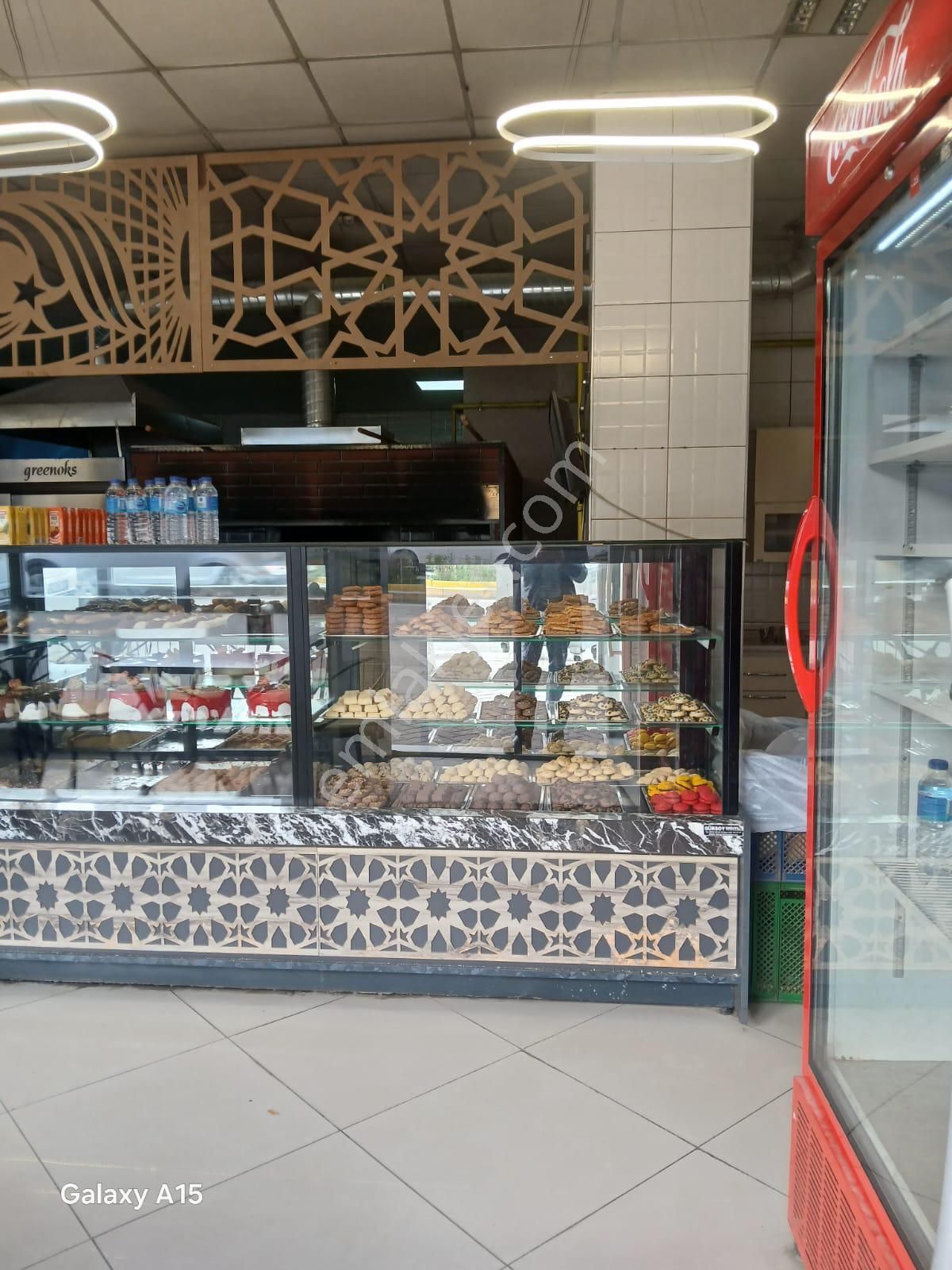 Tombakzade Caddesinde Devren Pastane - Görsel 4