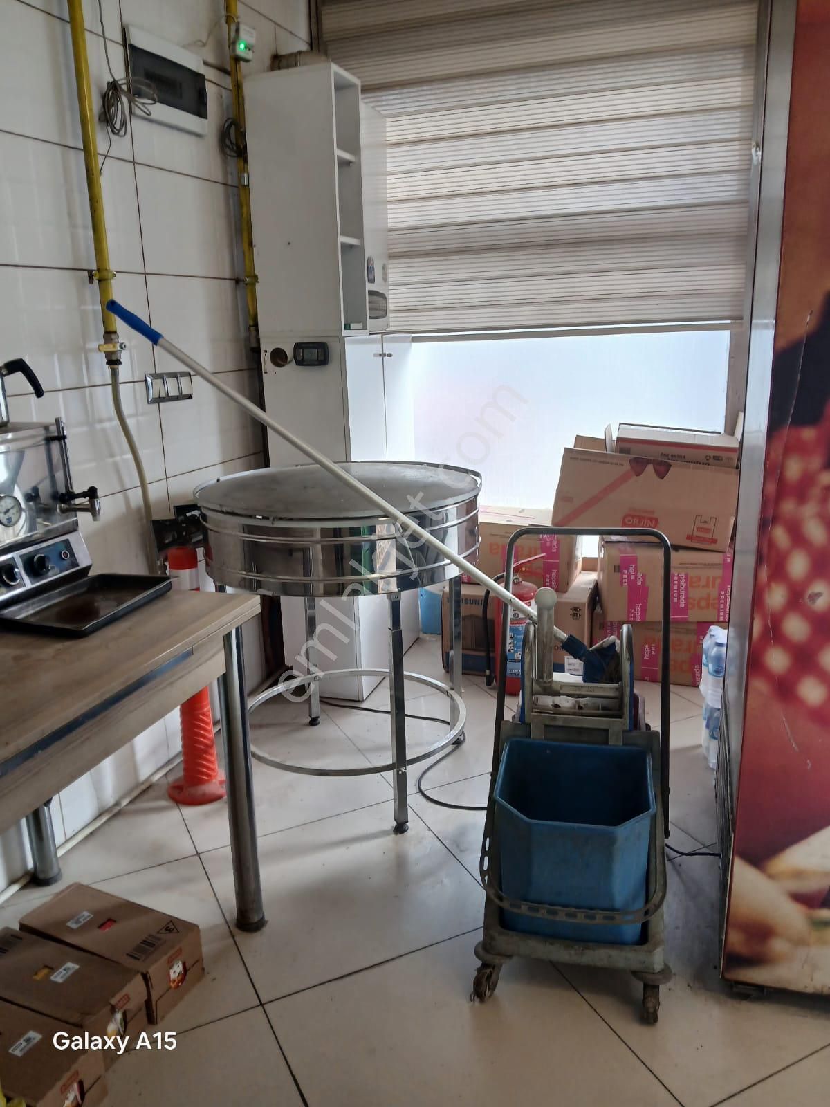 Tombakzade Caddesinde Devren Pastane - Görsel 8