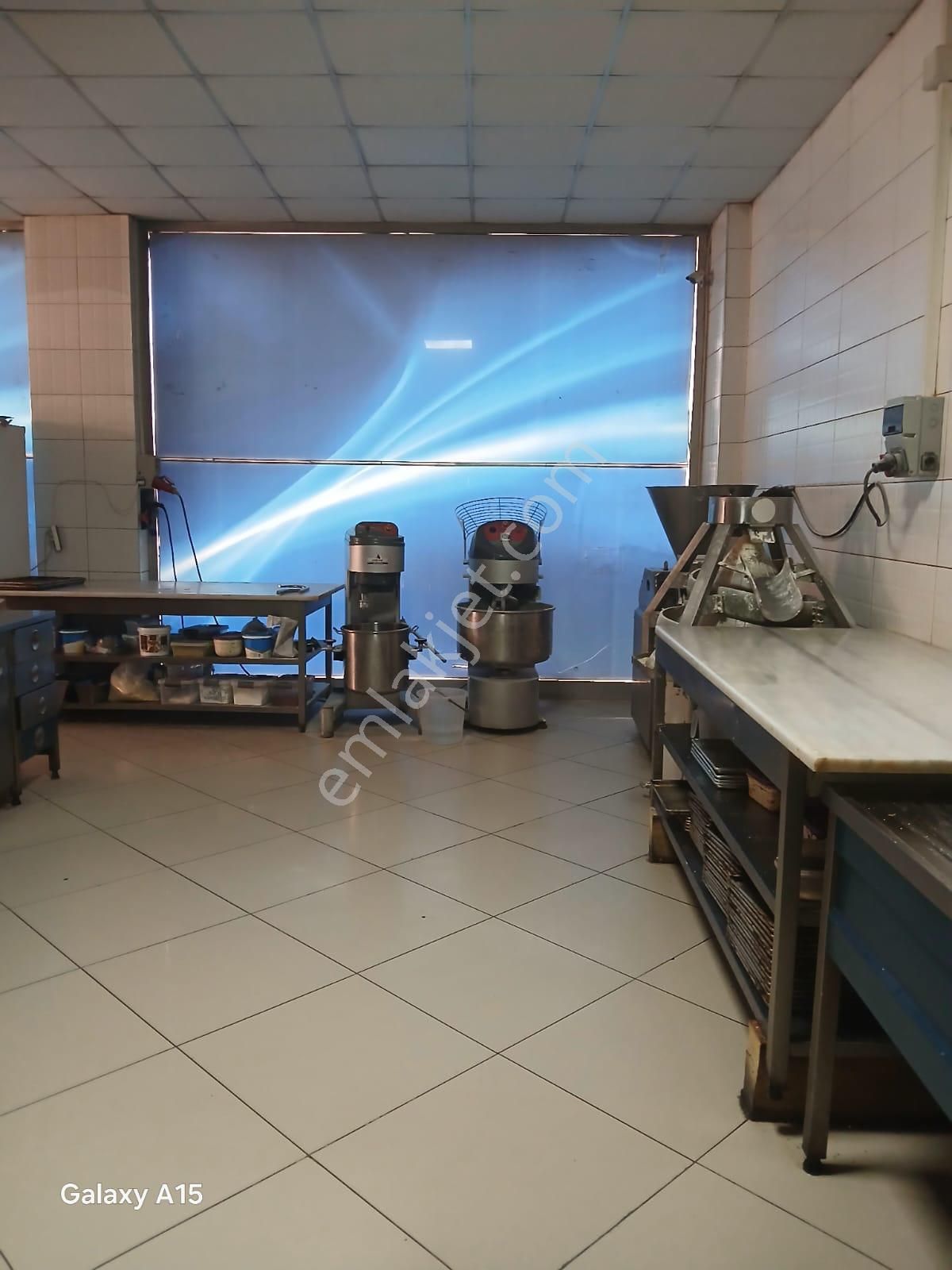 Tombakzade Caddesinde Devren Pastane - Görsel 9