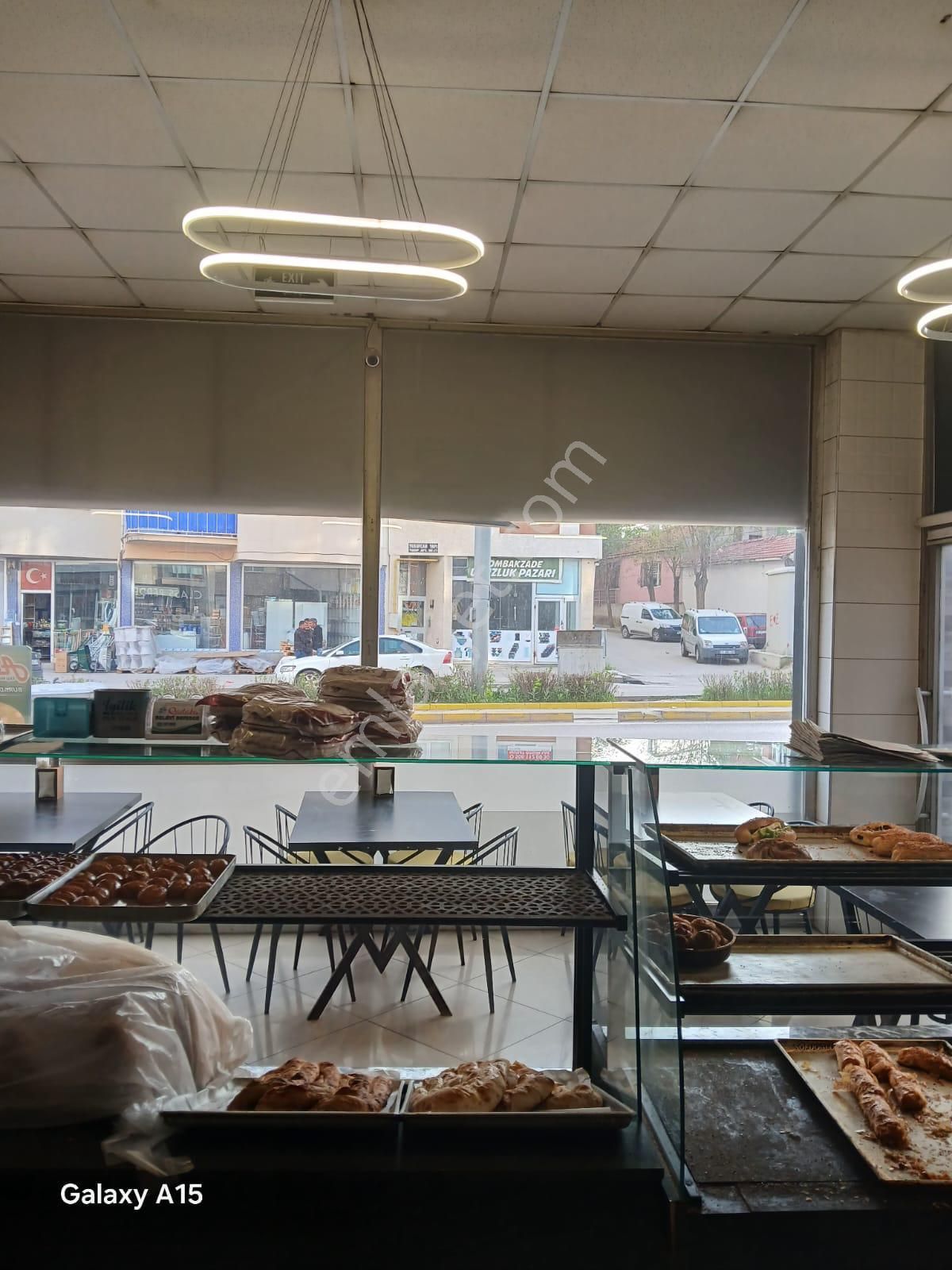 Tombakzade Caddesinde Devren Pastane - Görsel 3