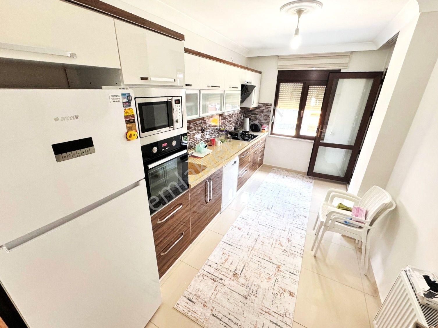 Akçay'da Aygül'den Bir Kaçmaz Fırsat Daha Full Eşyalı Ara Kat Ön Cephe Ayrı Mutfak 3+1 Satılık Daire