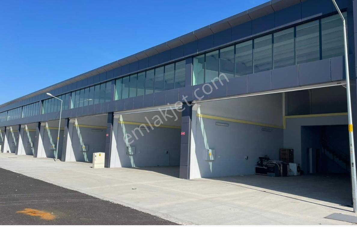 Ümraniye Kadosan Yanı Kiralık 1.000 M2 Servis & Showroom & Depo