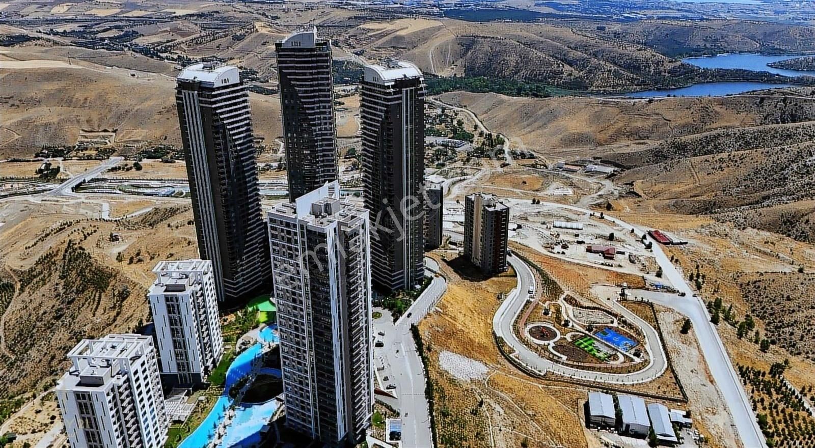 Aileler İçin İdeal! Kumsallı, Çocuk Havuzlu Site'de Geniş 3.5+1