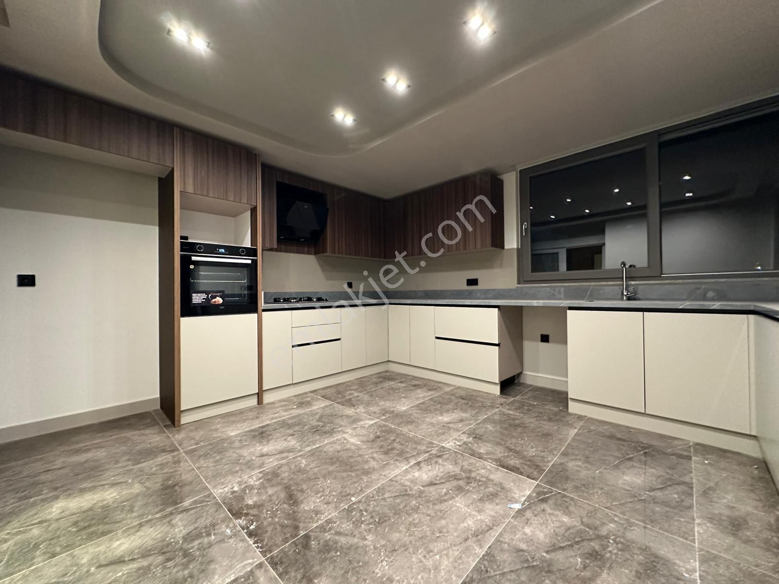 Kepezde Konforlu Yaşam Alanı Arayanlara Full Sıfır Eşyalı 3+1