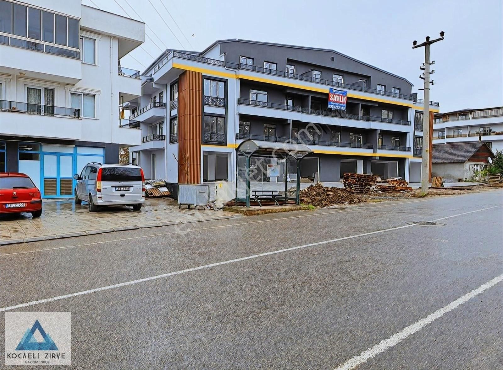 Ana Cadde Üstü, Asansörlü, Kare Teraslı 3+1 Çatı Dubleks Daire