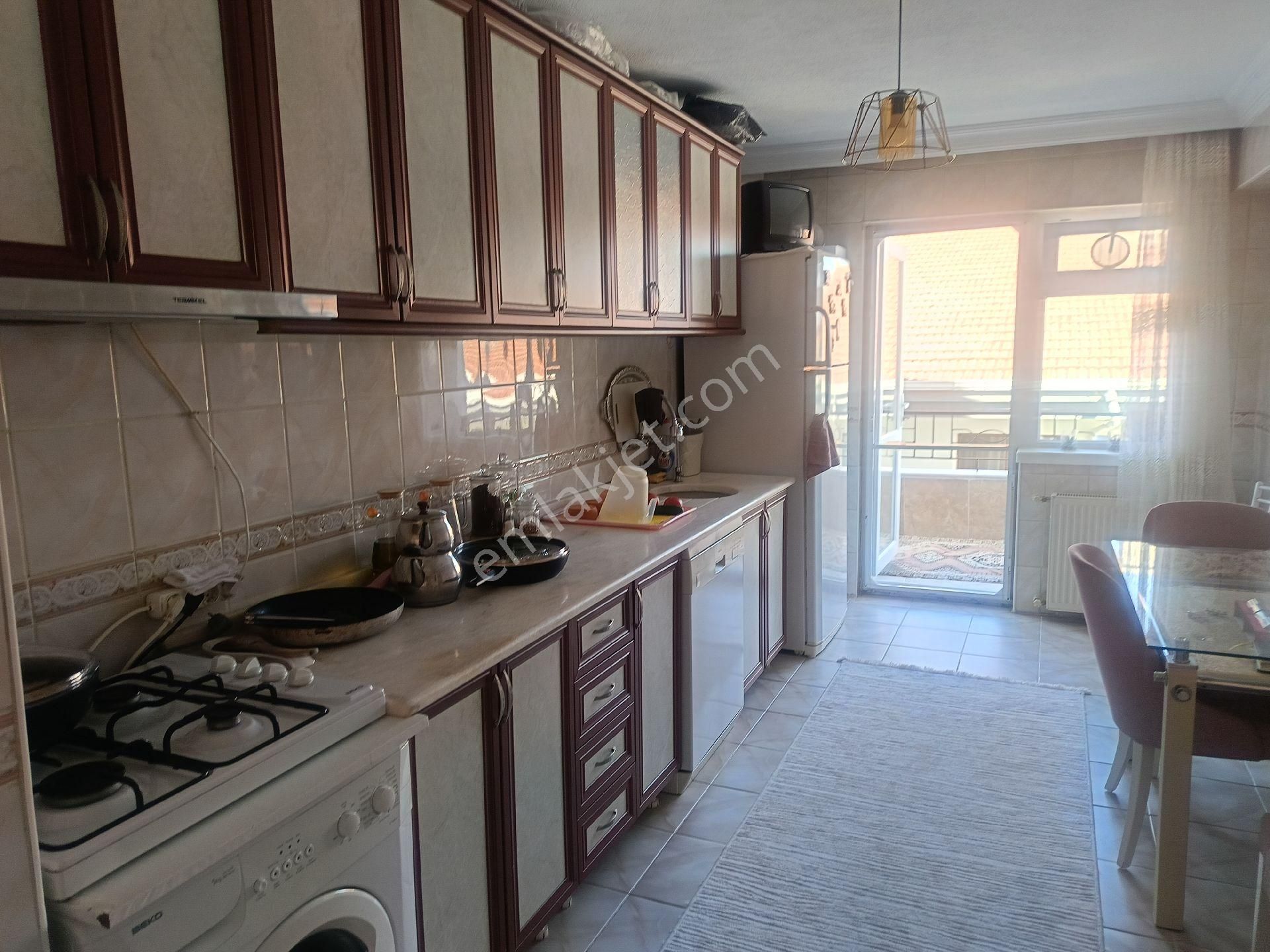 Toprak Emlak'tan Ank Keçiören 23 Nisan Mah De 3+1 Geniş Temiz Daire