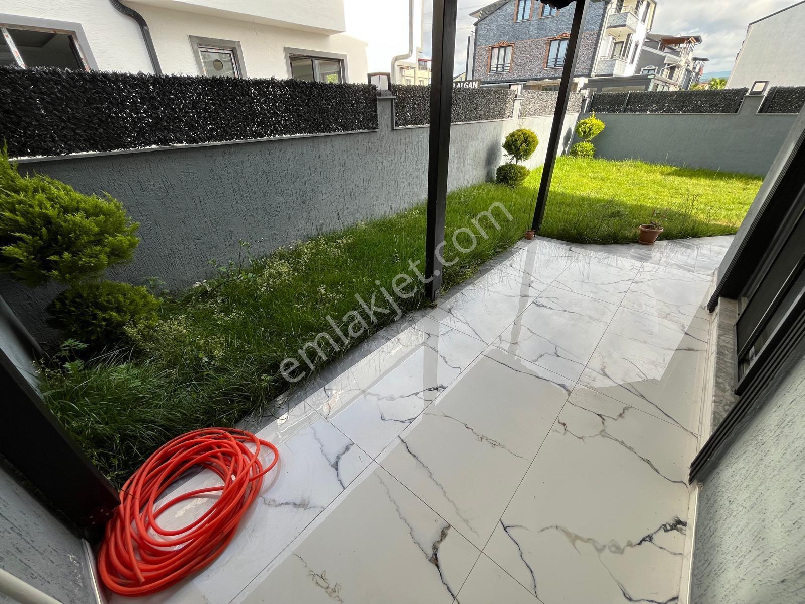 Kocaali Alandere Mah. Müstakil Geniş Bahçeli, 3+1 Yerden Isıtmalı Satılık Sıfır Tripleks Villa - Görsel 30