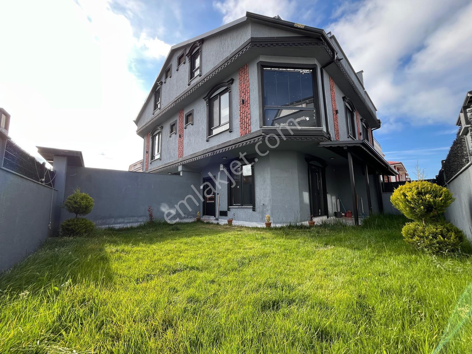 Kocaali Alandere Mah. Müstakil Geniş Bahçeli, 3+1 Yerden Isıtmalı Satılık Sıfır Tripleks Villa - Görsel 2