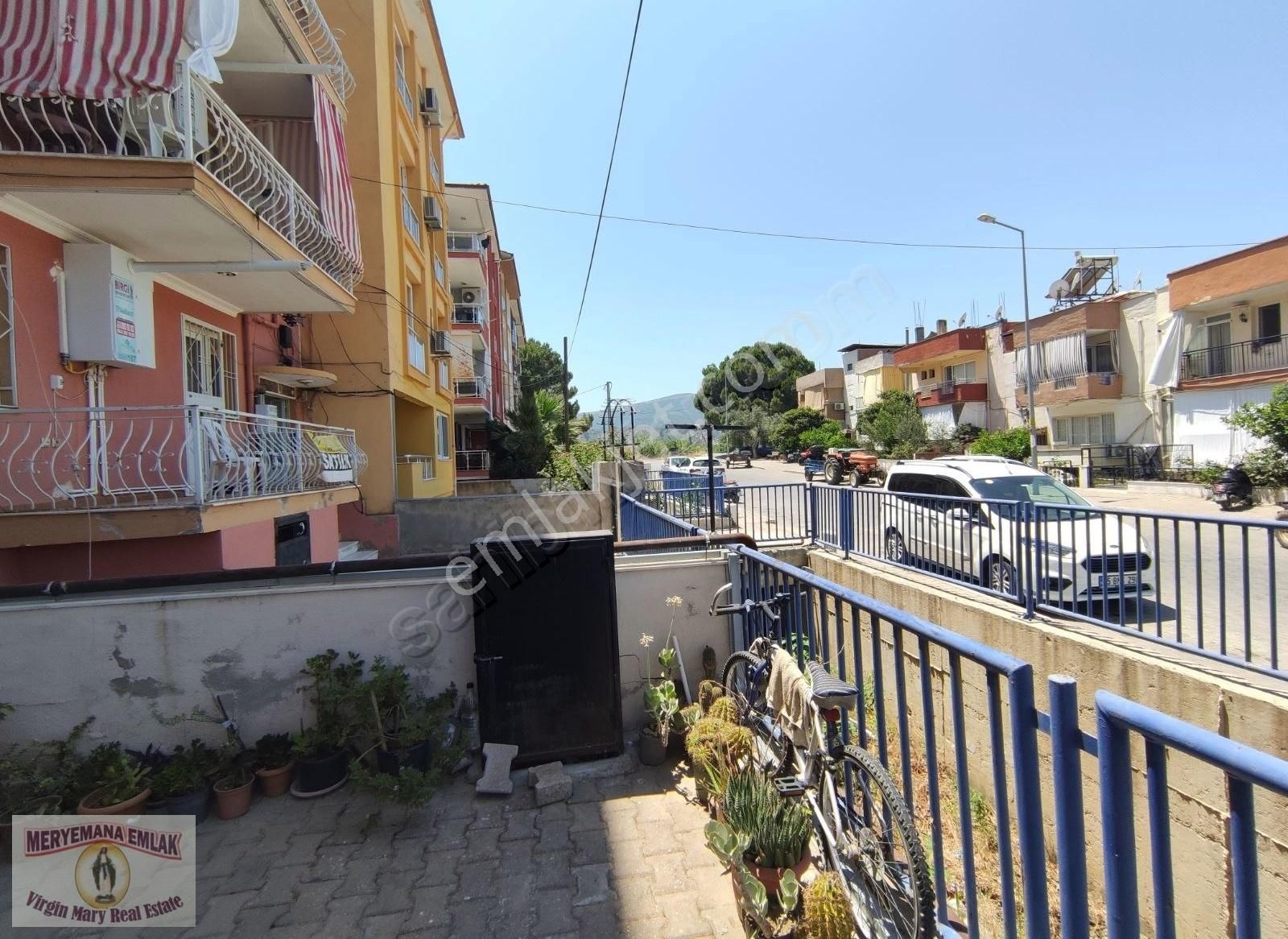 Cumhuriyet Mahallesinde Merkezi Konumda 2+1 104 M2 Değerli Mülk