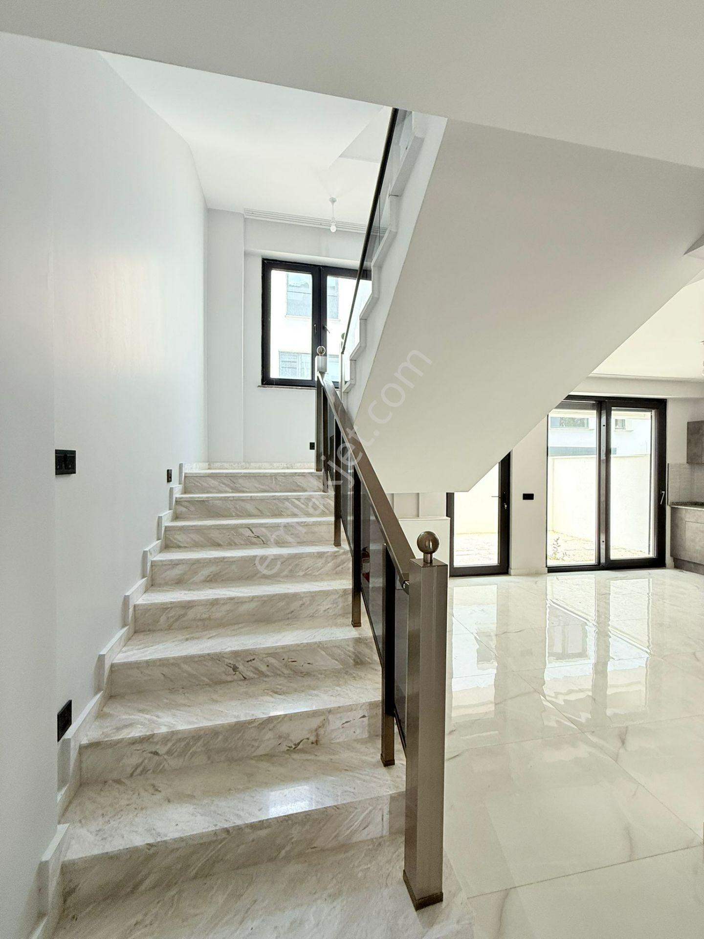 S-198 Karabayır Satılık Sıfır 4+1 Triblex Villa - Görsel 25