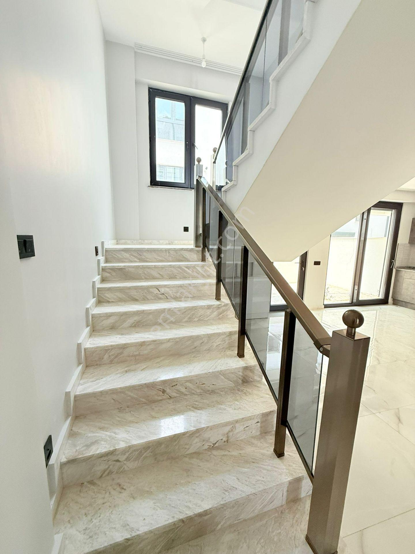 S-198 Karabayır Satılık Sıfır 4+1 Triblex Villa - Görsel 21