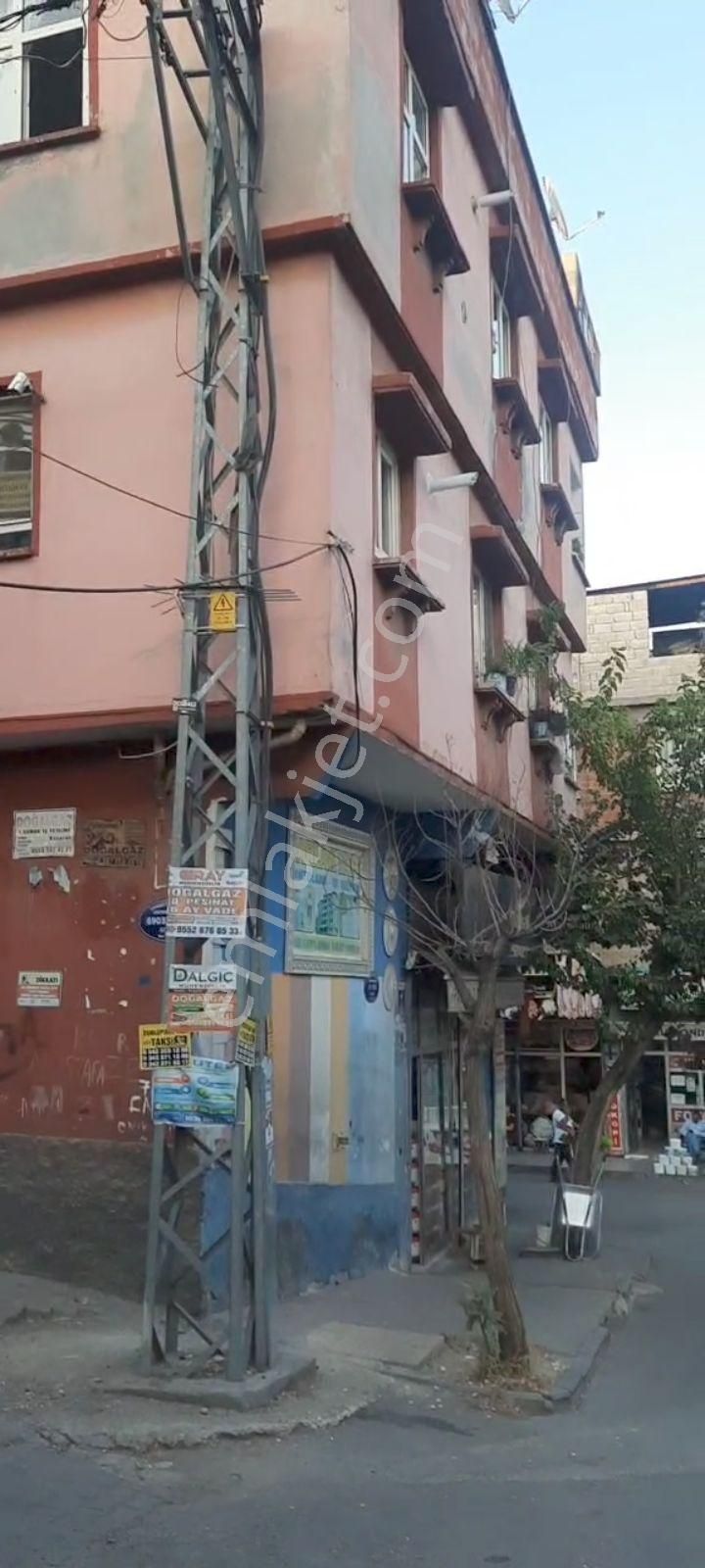 Gaziantep Dumlupınar Mahallesinde 3+1 Altı Dükkan Mustakil Ev
