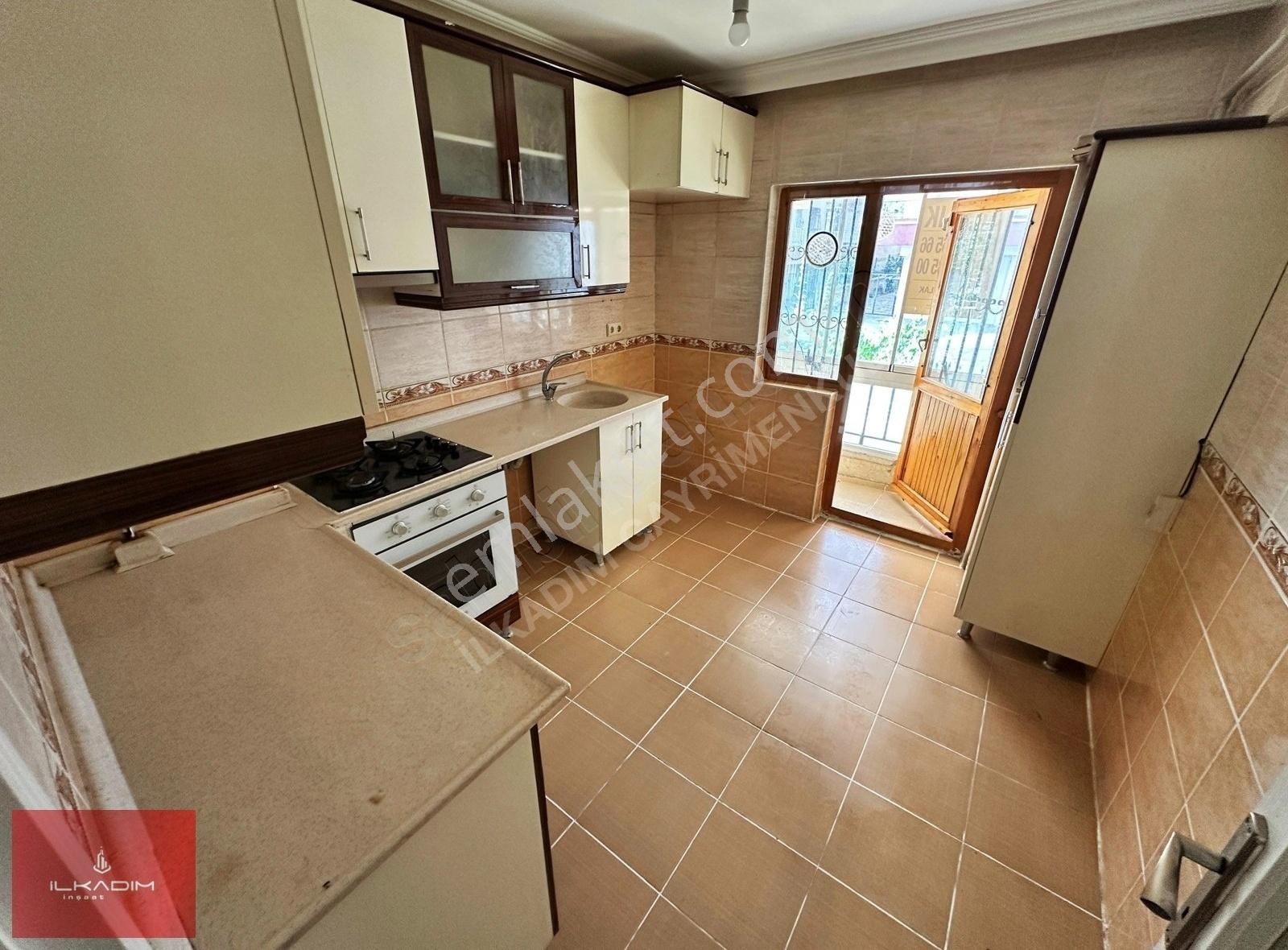 İlkadımdan Yaylada Seyitler Cad.paraleli E.banyolu 4+1