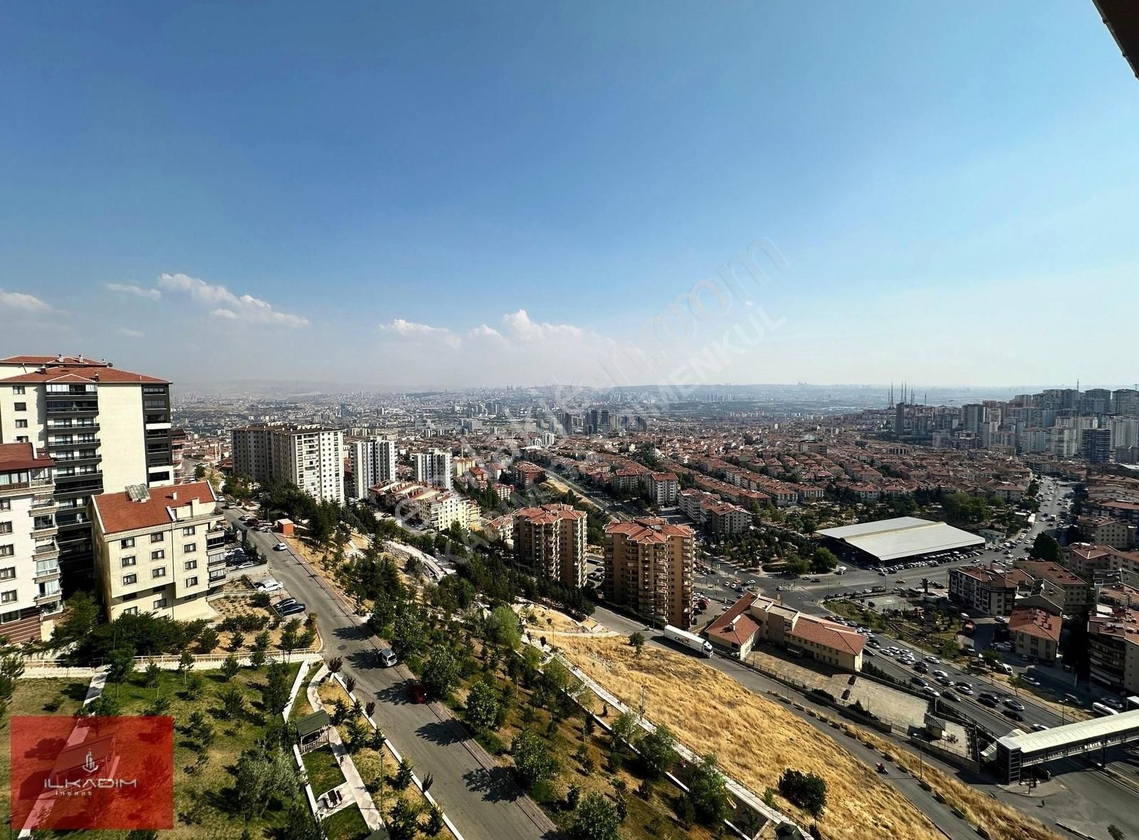 İlkadımdan Yaylada Panoramik Manzaralı Sitede Çift Girişli 4+2