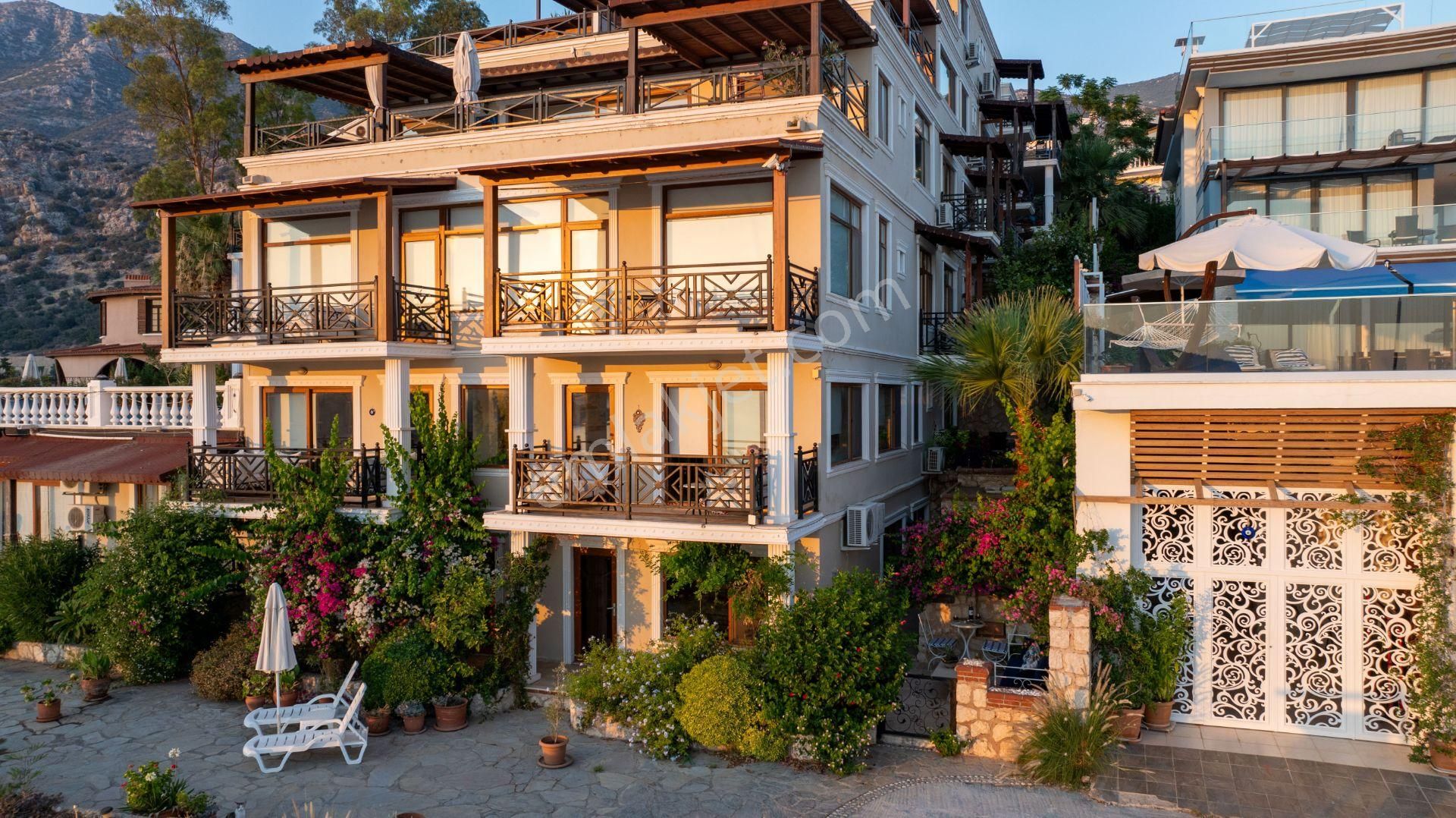 Cb Giz'den Kalkan Kışla'da Deniz Manzaralı Satılık 1+1 Daire