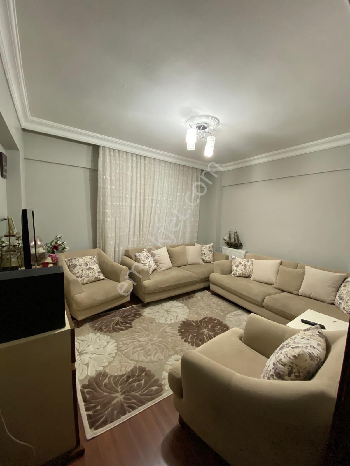 Oryaştan Ataşehir İçerenköyde Kosiflere Yakın 95m2 2+1 Y.giriş Daire