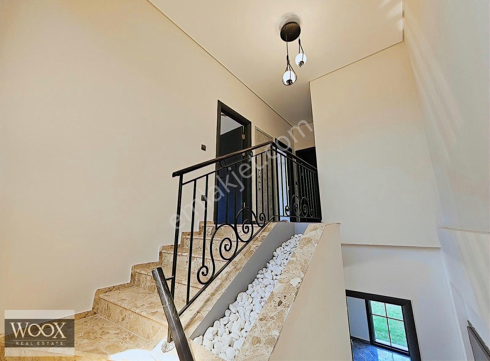 Kuşadası Güzelçamlı Da Özel Havuzlu 4+1 Yıllık Kiralık Villa