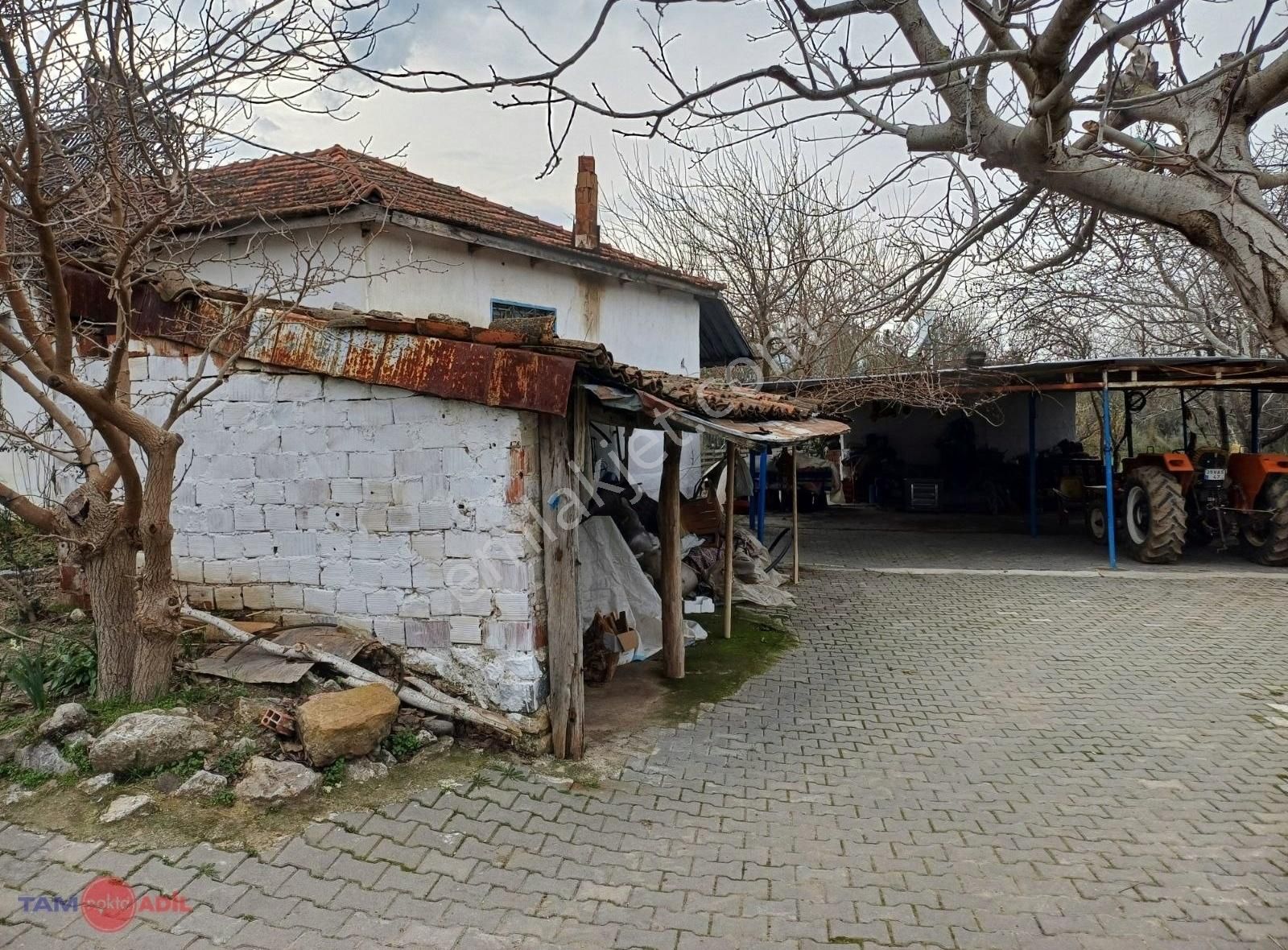 Satılık 3237 M2 Bahçeli, 5 Odalı Müstakil Ev