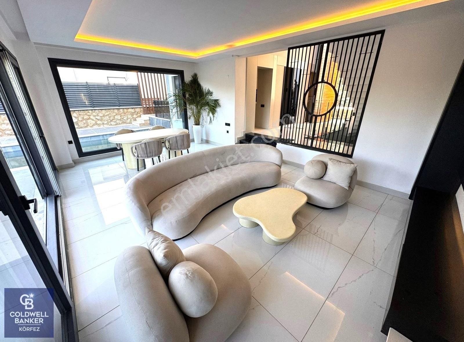 Güre'de,doğa Ve Deniz Manzaralı, Şık Tasarımlı, 5+1 Loft Villa - Görsel 5