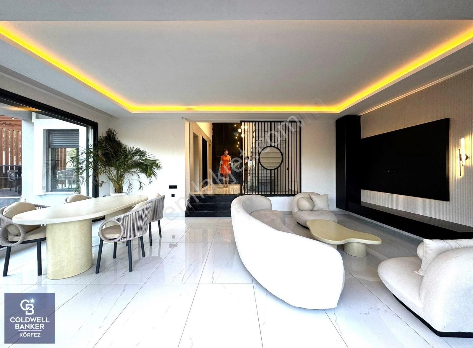 Güre'de,doğa Ve Deniz Manzaralı, Şık Tasarımlı, 5+1 Loft Villa - Görsel 7