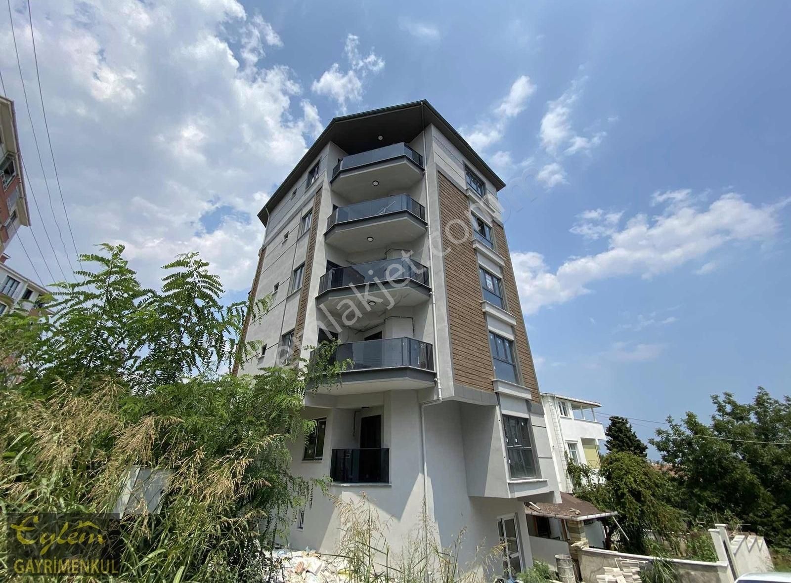 Etlem Gayrımenkul'den Altınova'da 2+1 Kiralık Daire